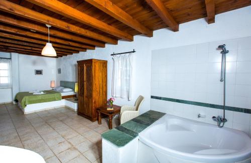 Pomos Villa | Villa Clarissa & Carmel View