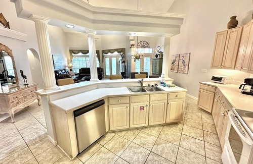 Sandestin Condo | Villa close to beach Includes 6-Seat Golf Cart! 5257 TS