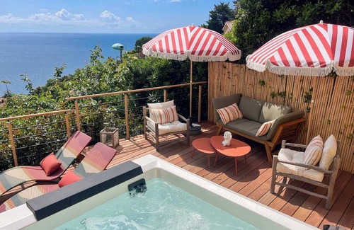Theoule-Superieur Villa | Villa close to beaches, jacuzzi and sea view