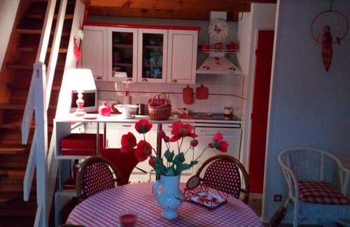 Les Mathes Villa | Villa comfort, 300 m from the center, enclosed garden in a private parking pinewood