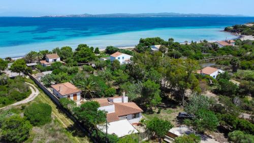 Carloforte Villa | Villa con Giardino - Accesso Diretto alla Spiaggia Giunco