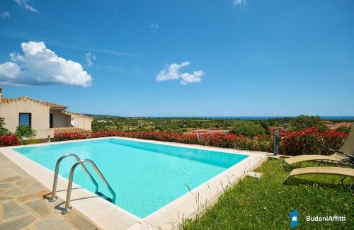 Budoni Villa | Villa con piscina by budoniaffiti