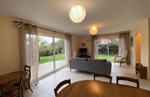 Fouras House | Villa Confortable à Fouras, Proche Mer, 3 Chambres, Terrasse, Jardin, WiFi - FR-1-709-59