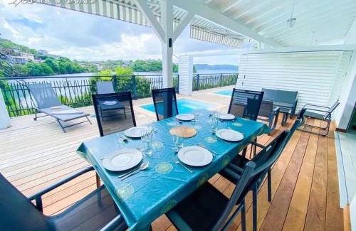 Le Robert Villa | Villa confortable avec piscine à Hyacinthe – 95 m²