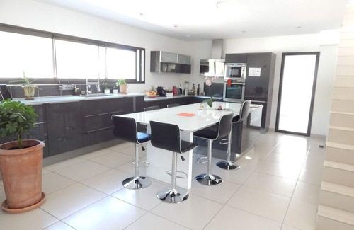 Saint-Gely-du-Fesc House | Villa Contemporaine aux Portes de Montpellier et des Plages