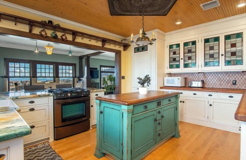 Jerome House | Villa Contenta | Sleeps 6 | Close to Sedona