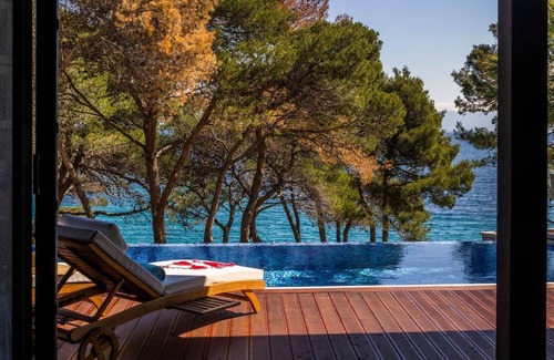 Cove Murtar Villa | Villa Contessa - Top 200 ultra luxury world villas, infinity pool, beachfront, sea view, family, stylish