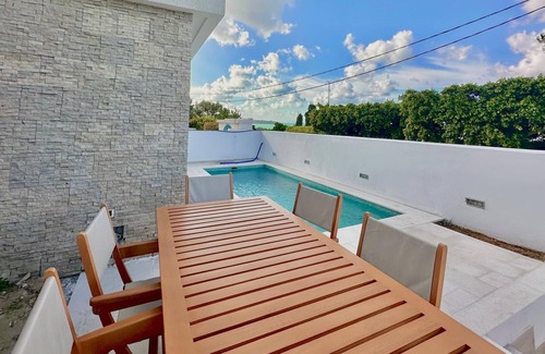 La Marsa House | Villa Corniche vue mer et piscine chauffée