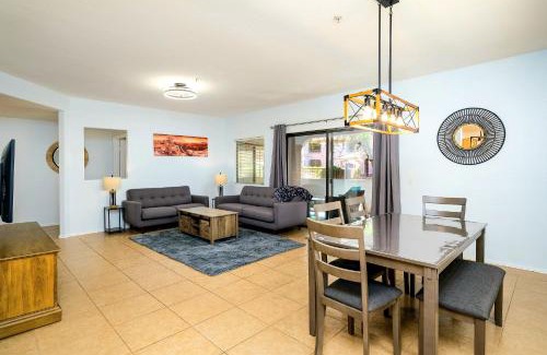 North Scottsdale Apartment | Villa Cortina condo