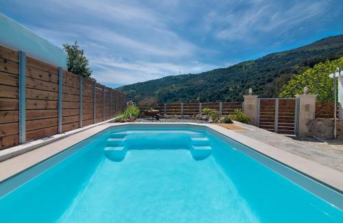 Rodakino Villa | Villa Cosmakis