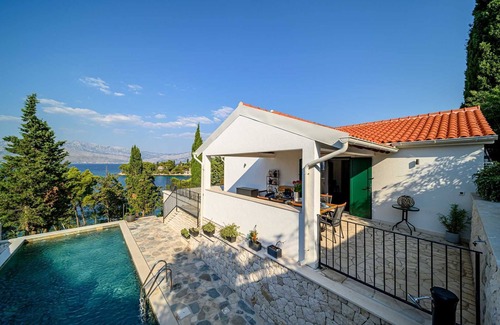 Splitska Villa | Villa Creativa with Heated Pool
