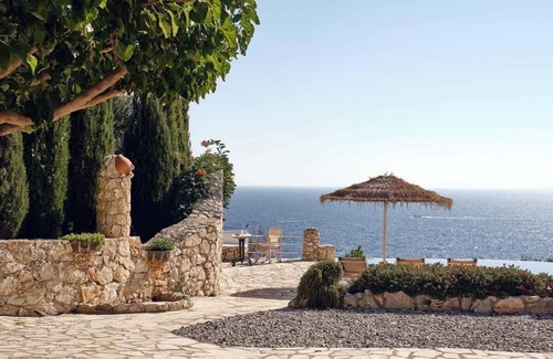 Korithi Villa | Villa Cristallo with Infinity Pool, BBQ & Sea Views
