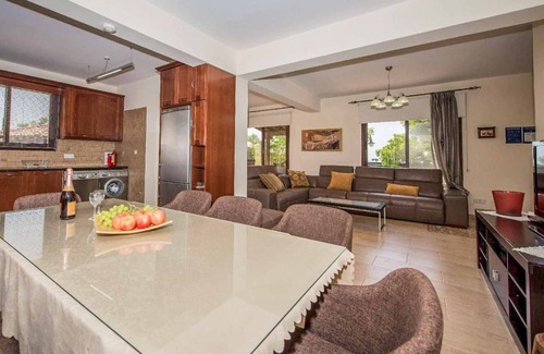 Argaka Villa | Villa Nikos Argaka - Four Bedroom Villa, Sleeps 8