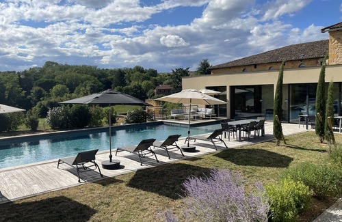 Beaujolais Pierres Dorees House | Villa D'exception & Doux Refuge au Cœur du Beaujolais et Proximité Lyon