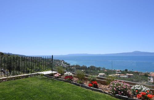 Diasella Villa | Villa Dafni - Infinite Sea Vistas with Private Pool