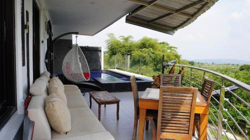 Cipanas Villa | Villa Dalia Puncak NA5-02