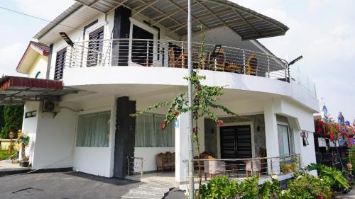 Cipanas Villa | Villa Dalia Puncak NA5-02