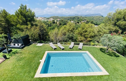 La Gaude Villa | Villa Dans Écrin de Verdure Avec Piscine et Terrain de Boules