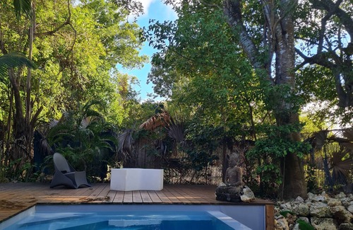 Le Moule House | Villa Dans Jardin Arboré, Piscine à Débordement, à 5 Minutes de la Plage et du