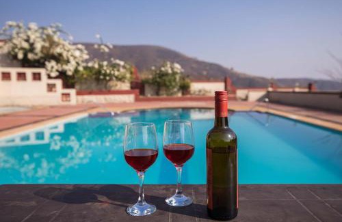 Khalapur Villa | Villa Dazzle by StayVista - Unwind in a Mountain-City View Villa with a Terrace Pool