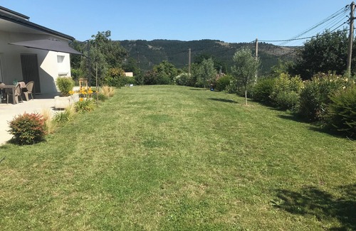 Vesseaux House | Villa de 200 m², Nichée au Cœur de l Ardèche Avec sa Piscine Privée