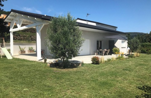 Vesseaux House | Villa de 200 m², Nichée au Cœur de l Ardèche Avec sa Piscine Privée