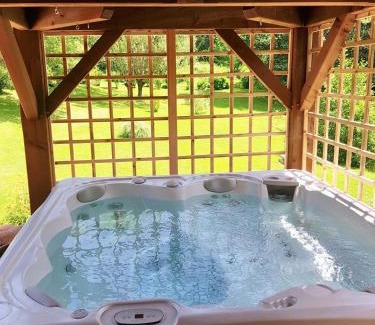 Saint-Paul-de-Varax Villa | Villa de 5 chambres avec piscine privee jacuzzi et jardin amenage a Saint Paul de Varax