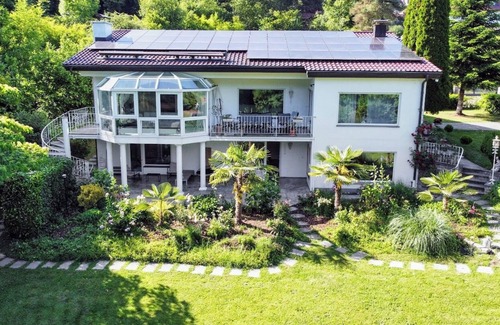 Hohentengen am Hochrhein Villa | Villa Rheinblick: Hidden Gem near Zürich