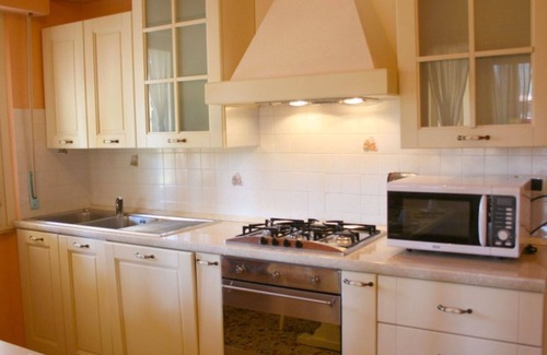 Castiglion Fiorentino Villa | Villa Del Portico. AC, Private pool. Pets allowed