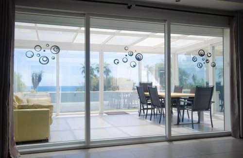 New Golden Mile Villa | Villa de la Popa - Beachfront