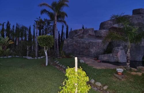 Bouznika Villa | Villa de Luxe Avec Piscine et Cascade en Pension Complete