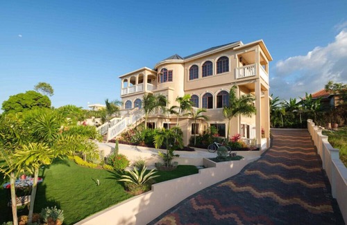 Discovery Bay Villa | Villa De-Luxe Paradise
