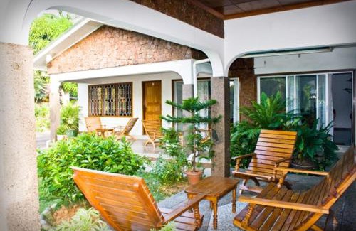Beau Vallon House | Villa de Roses