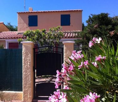 Les Bormettes Villa | Villa de vacances au calme proche de la mer