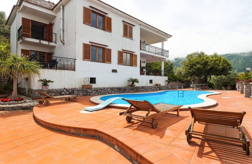 Sorrento Villa | Villa Debby on Sorrento hill-side with terrace view and fantastic private pool