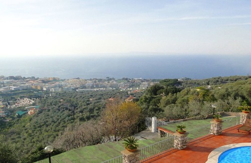 Sorrento Villa | Villa Debby on Sorrento hill-side with terrace view and fantastic private pool