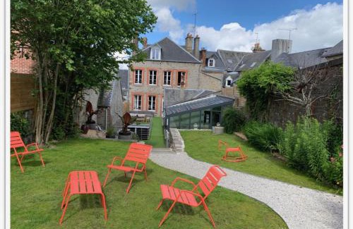Villedieu-les-Poeles Villa | Villa Dei 15 pers jacuzzi, baby-foot, 30 min mer