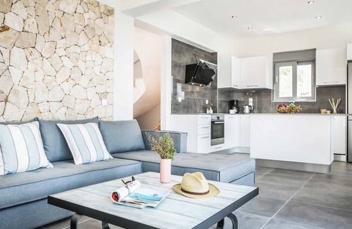 Vlachata Villa | Villa Del Cielo - Three Bedroom Villa, Sleeps 6