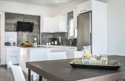 Vlachata Villa | Villa Del Cielo - Three Bedroom Villa, Sleeps 6