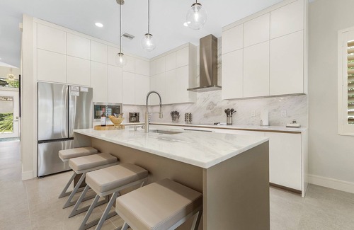 Naples Park House | Villa Del Mare at The Beach w/4 Ensuites and EV charger
