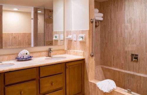 Ampliacion Juarez Resort | Villa del Palmar Cabo Cozy condo in beautiful Cabo San Lucas with fitness room,