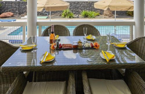Playa Blanca Villa | Villa Del Sol - LH133 By Villas Now Ltd