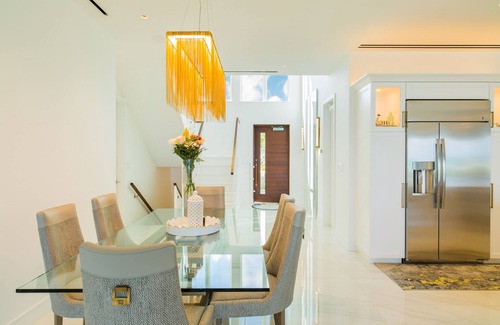 Providenciales House | Villa DelEvan 4E/Beachfront 6 bedroom house on the Grace Bay Beach,