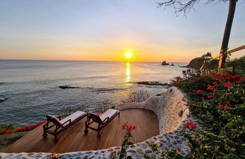 San Juan del Sur Villa | VILLA DELFIN - BEACHFRONT LUXURY 180° VIEWS
