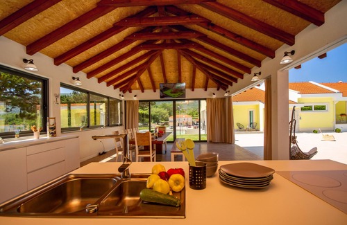 Tugare Villa | VILLA DELMATI with tennis court, swimming pool with whirlpool, 5 bedrooms