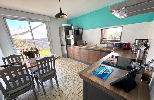 Bretignolles-sur-Mer Villa | Villa Des Dunes, feet in the water!