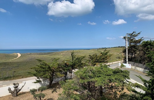 Bretignolles-sur-Mer Villa | Villa Des Dunes, feet in the water!