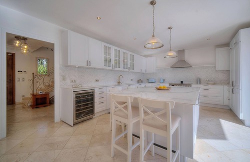 Mouans-Sartoux Villa | Villa des Lilias: newly renovated with amazing pool & gym, French Riviera
