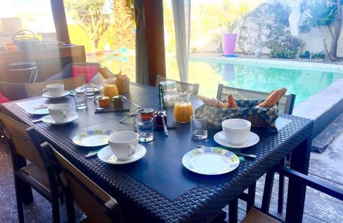 Pinet Bed & Breakfast | Villa Des Romieux
