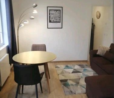 Saint-Charles du Port Apartment | Villa des Roses - Appart T2, 32m2, RDC, vue sur jardin, "Le chic"